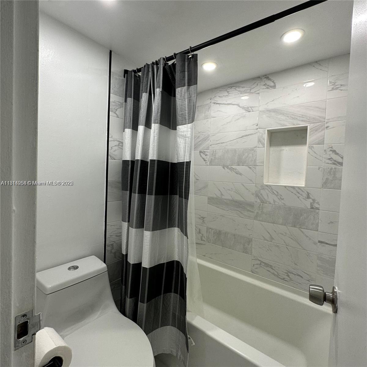 VECINO DEL MAR CONDO - Residential Lease
