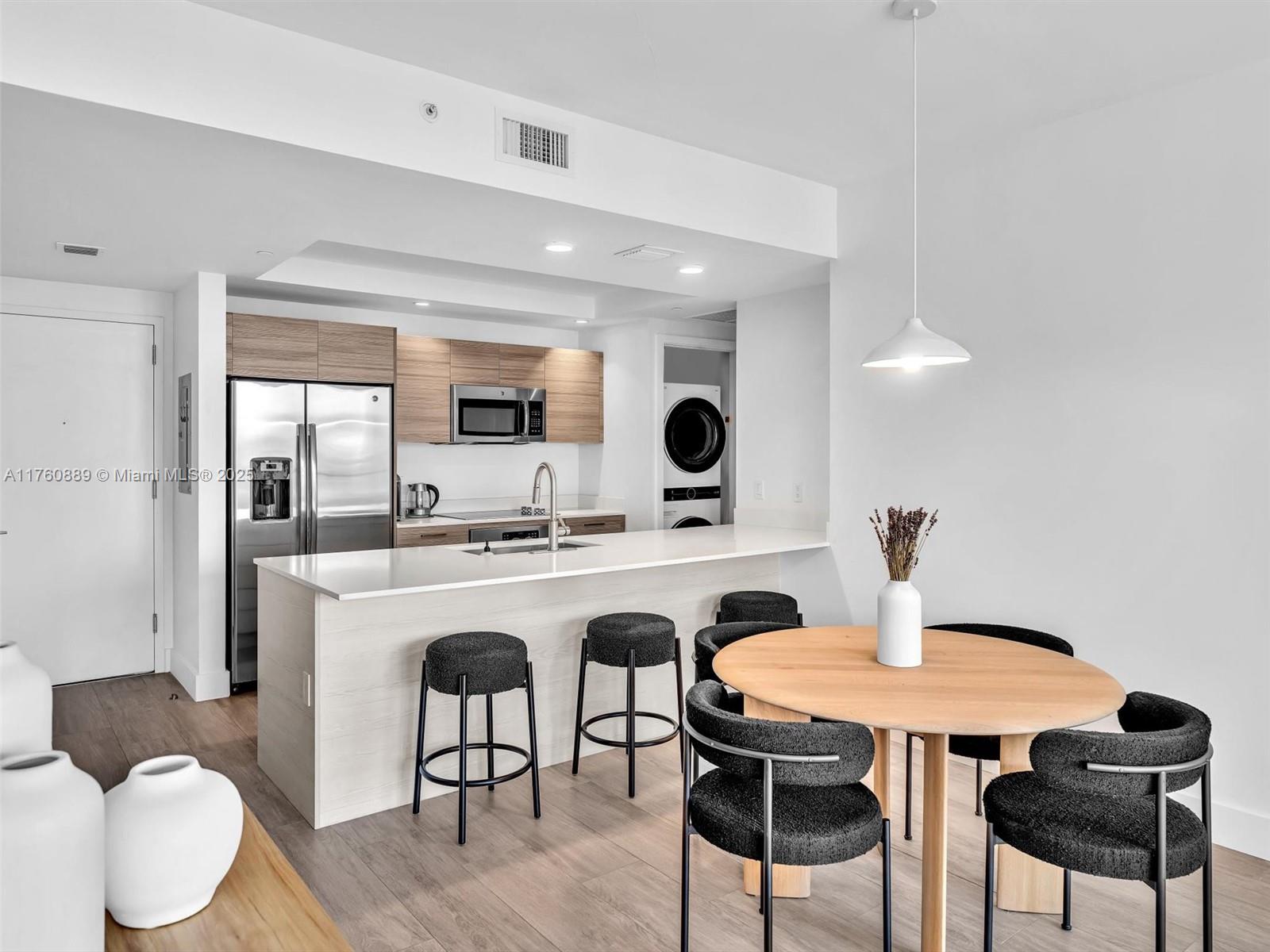3401 MIDTOWN CONDO - Residential