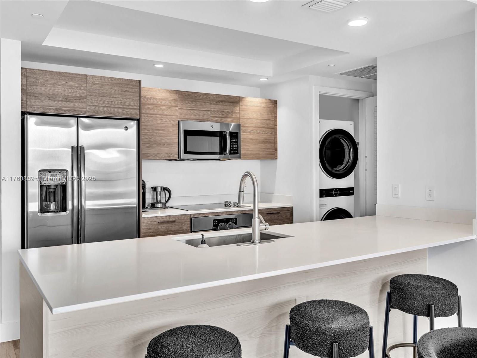 3401 MIDTOWN CONDO - Residential
