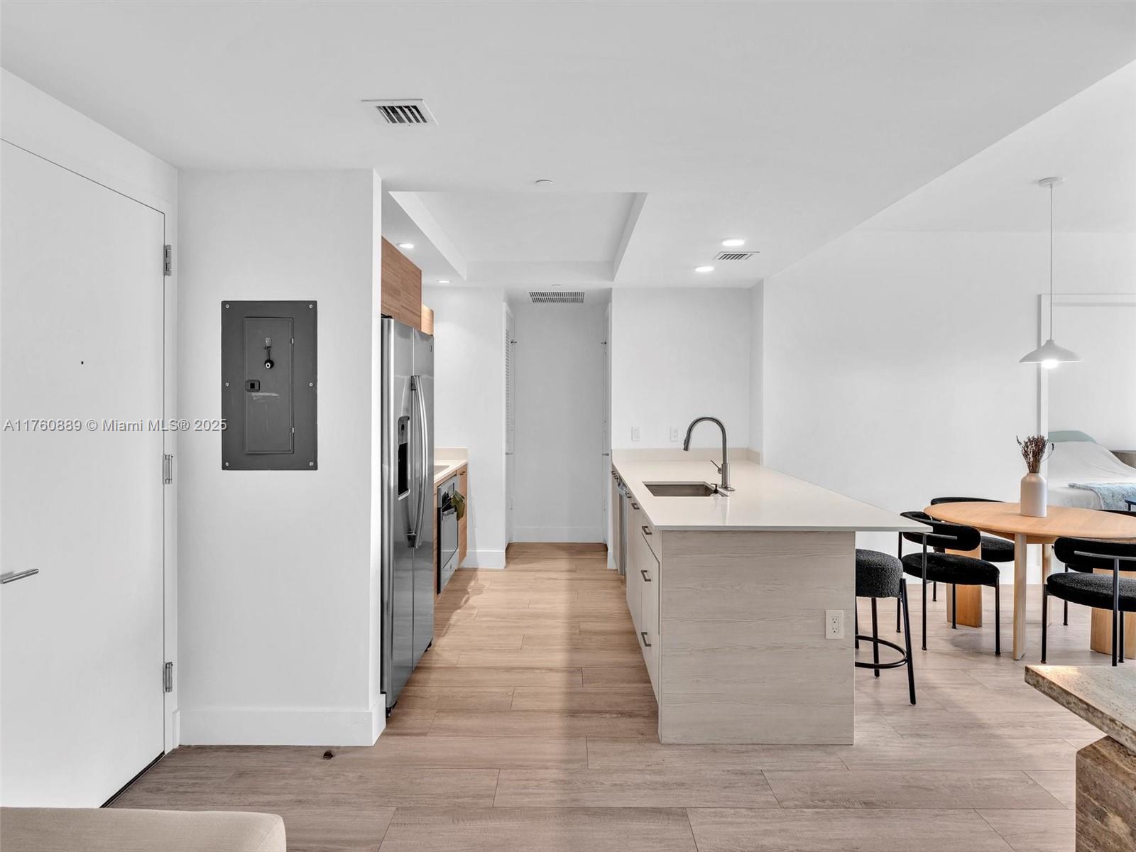 3401 MIDTOWN CONDO - Residential
