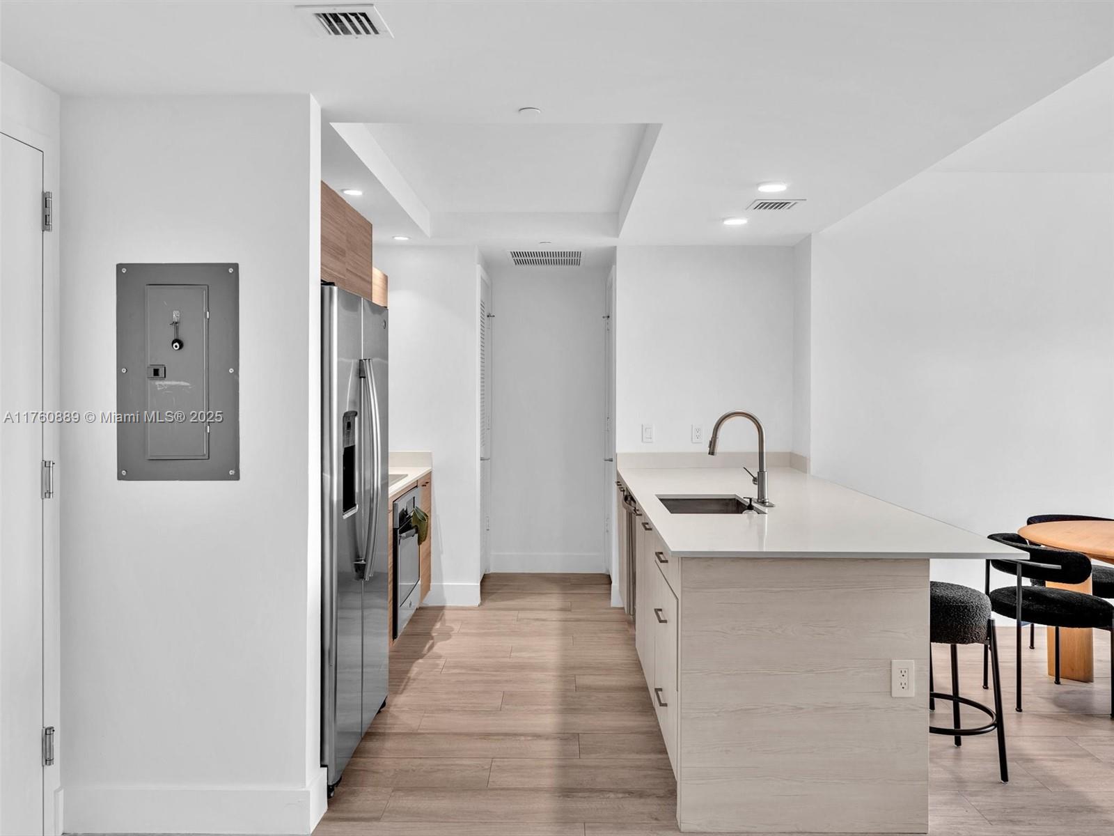 3401 MIDTOWN CONDO - Residential