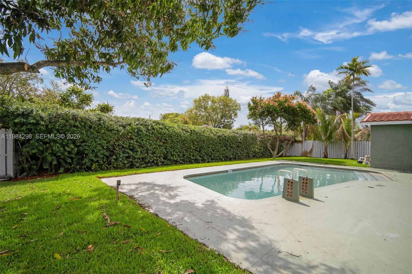 HOLLYWOOD HILLS 1965 - Residential