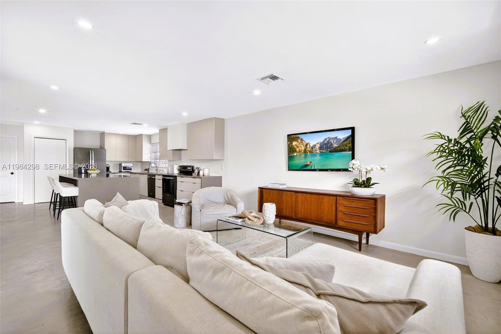 HOLLYWOOD HILLS 1965 - Residential