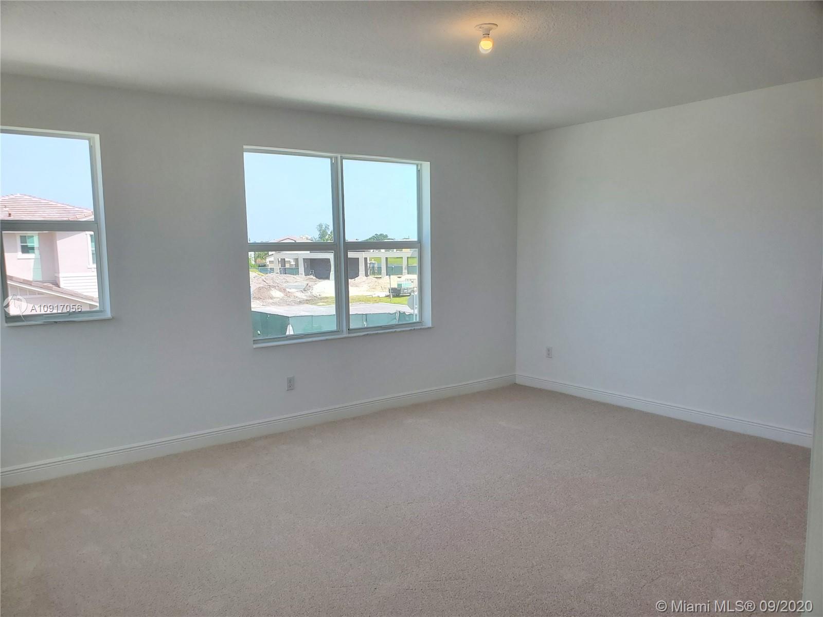 VELEIROS AT CRYSTAL LAKE - Residential Lease