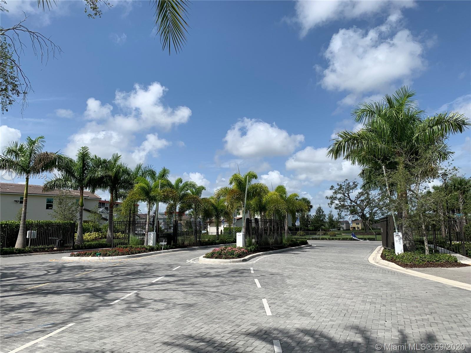 VELEIROS AT CRYSTAL LAKE - Residential Lease