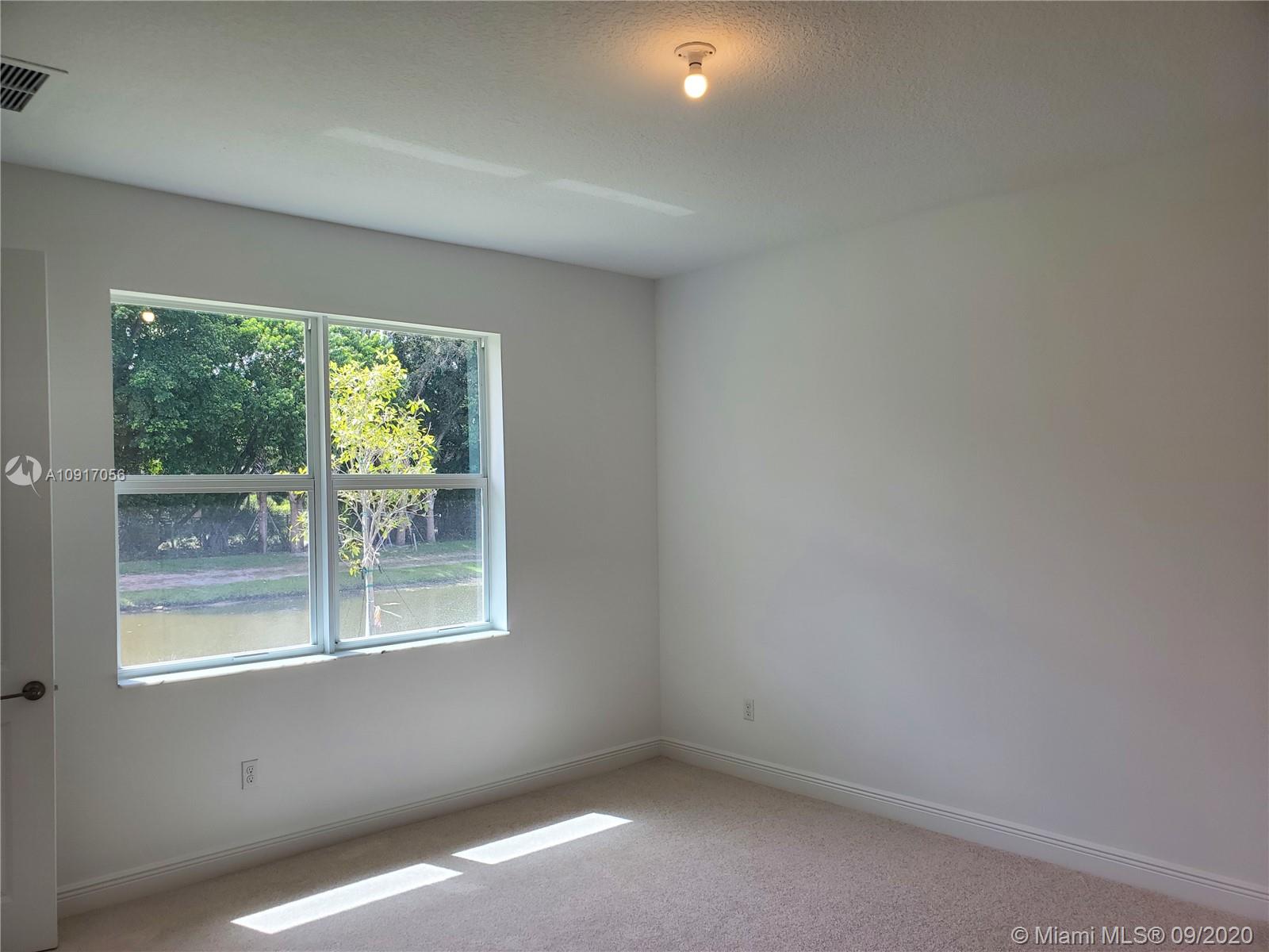 VELEIROS AT CRYSTAL LAKE - Residential Lease
