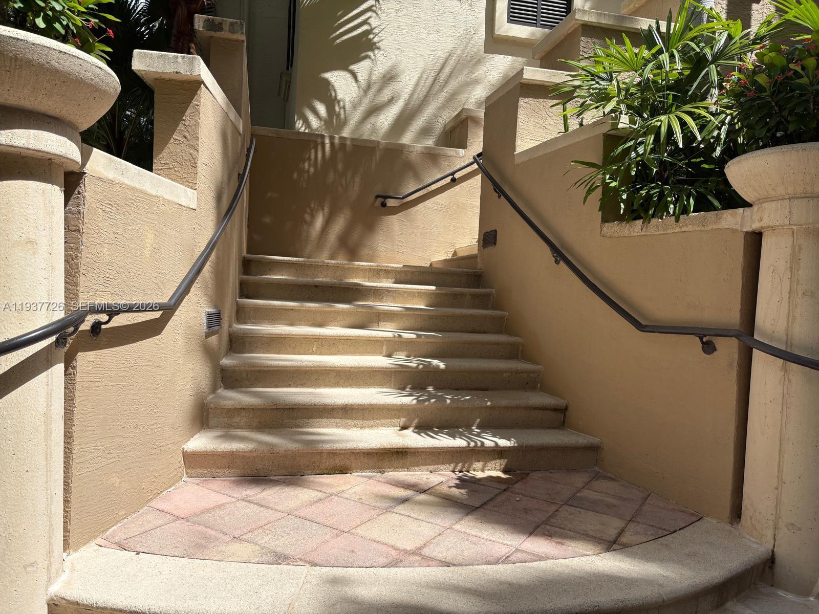 VILLA FLORA CONDO - Residential