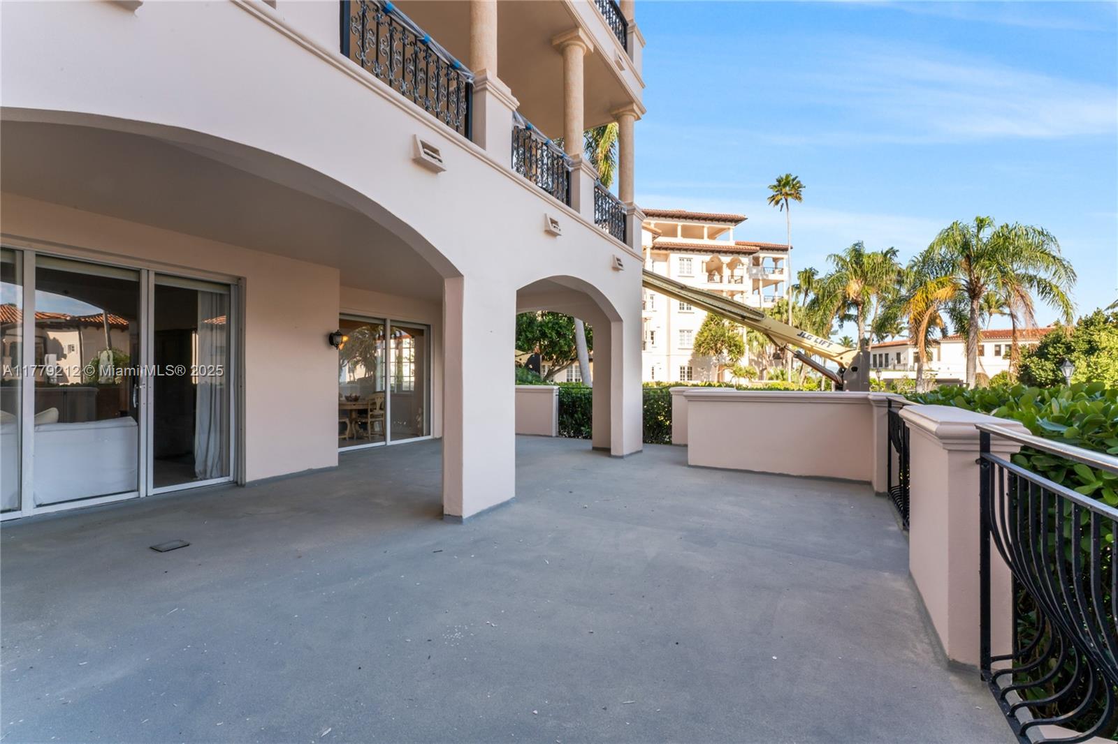 19112 Fisher Island Dr 19112