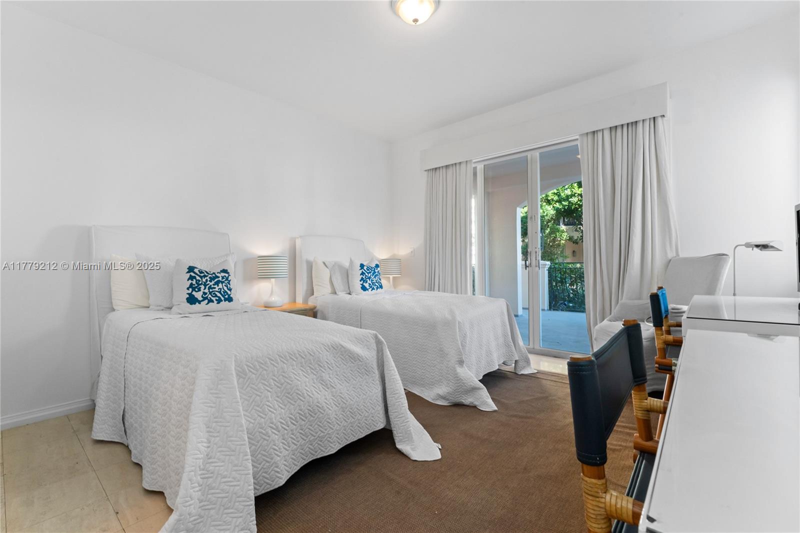 SEASIDE CONDO - Residential Lease