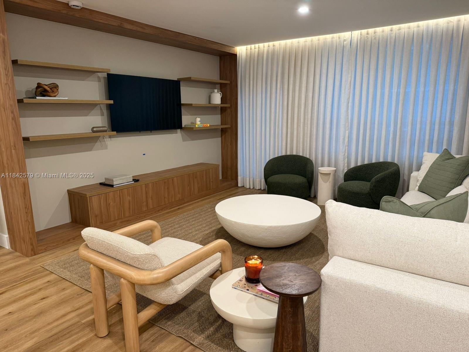 THE PLAZA OF BAL HARBOUR - Residential Lease