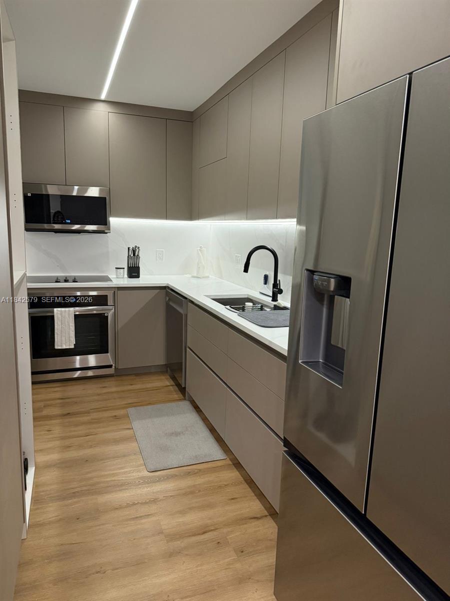 THE PLAZA OF BAL HARBOUR - Residential Lease