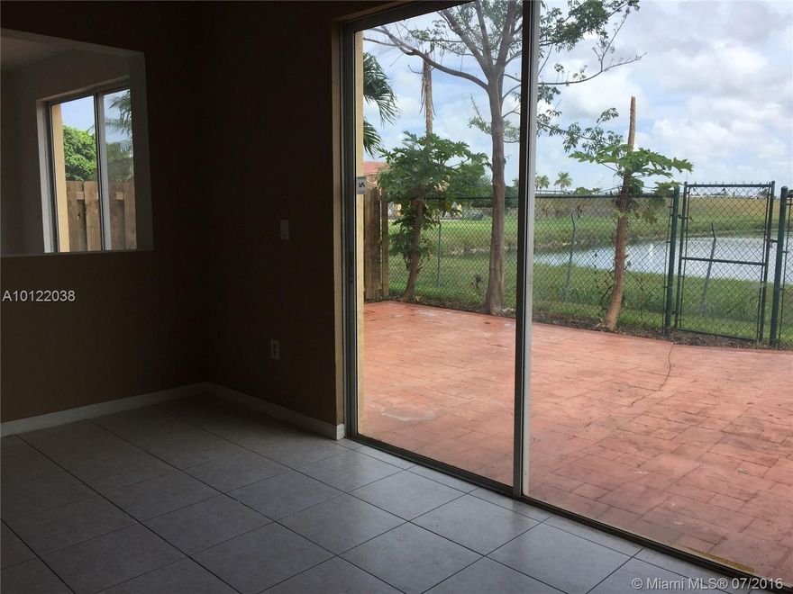 Very nice townhouse overlooking the lake. Move in Ready! Easy to show
Property in loss mitigation