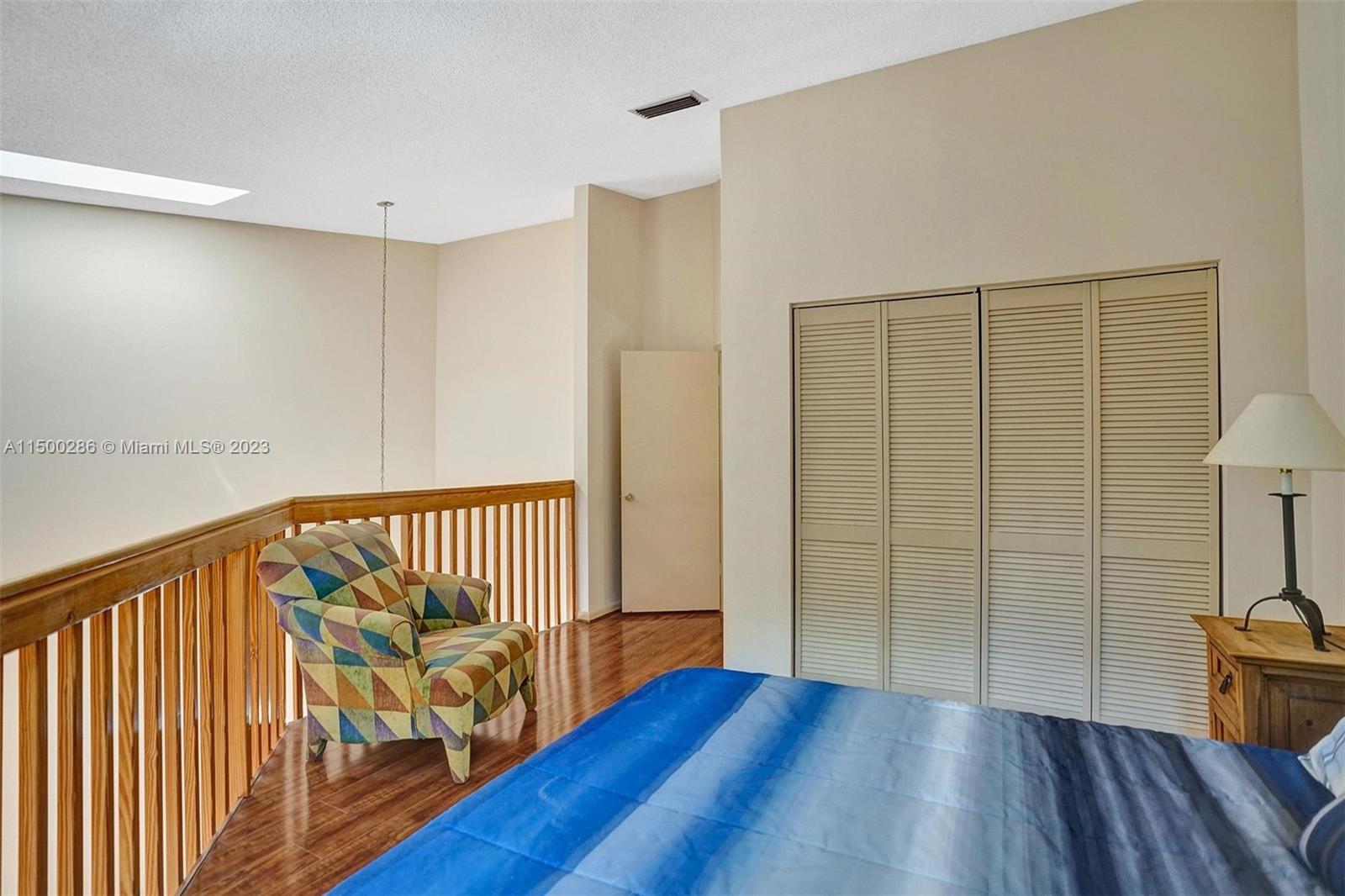 PINE ISLAND LAKES TOWNHOM - Residential Lease