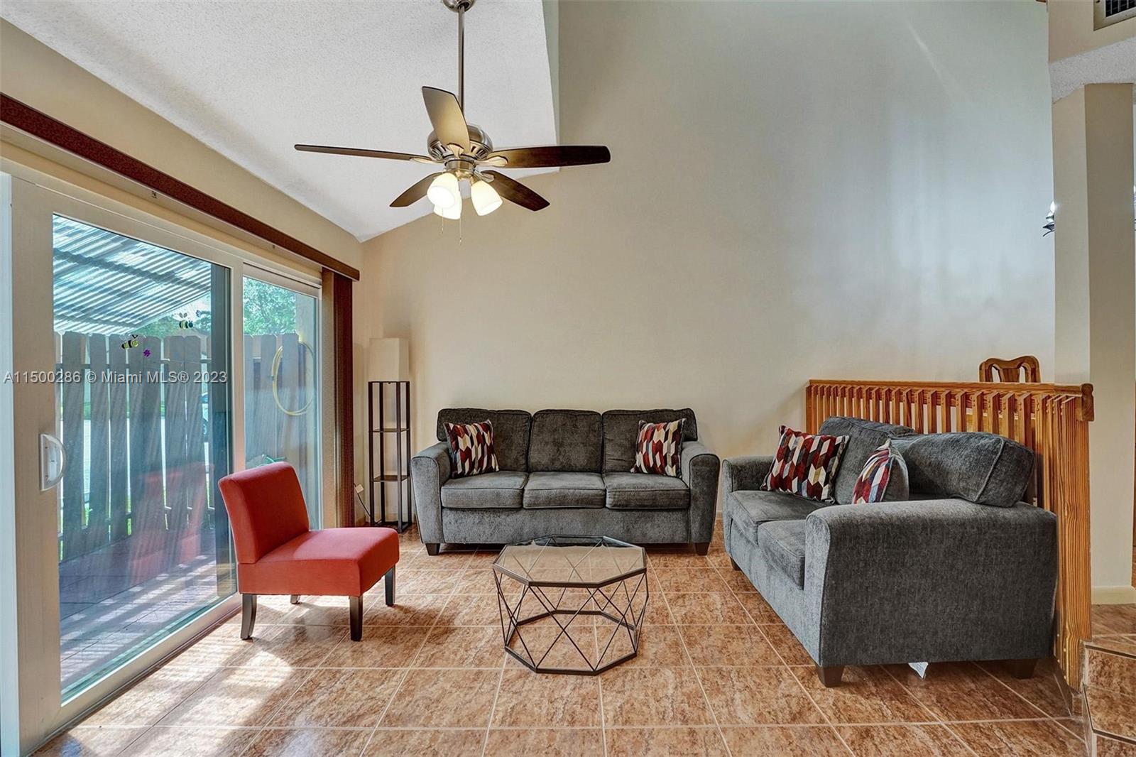 PINE ISLAND LAKES TOWNHOM - Residential Lease