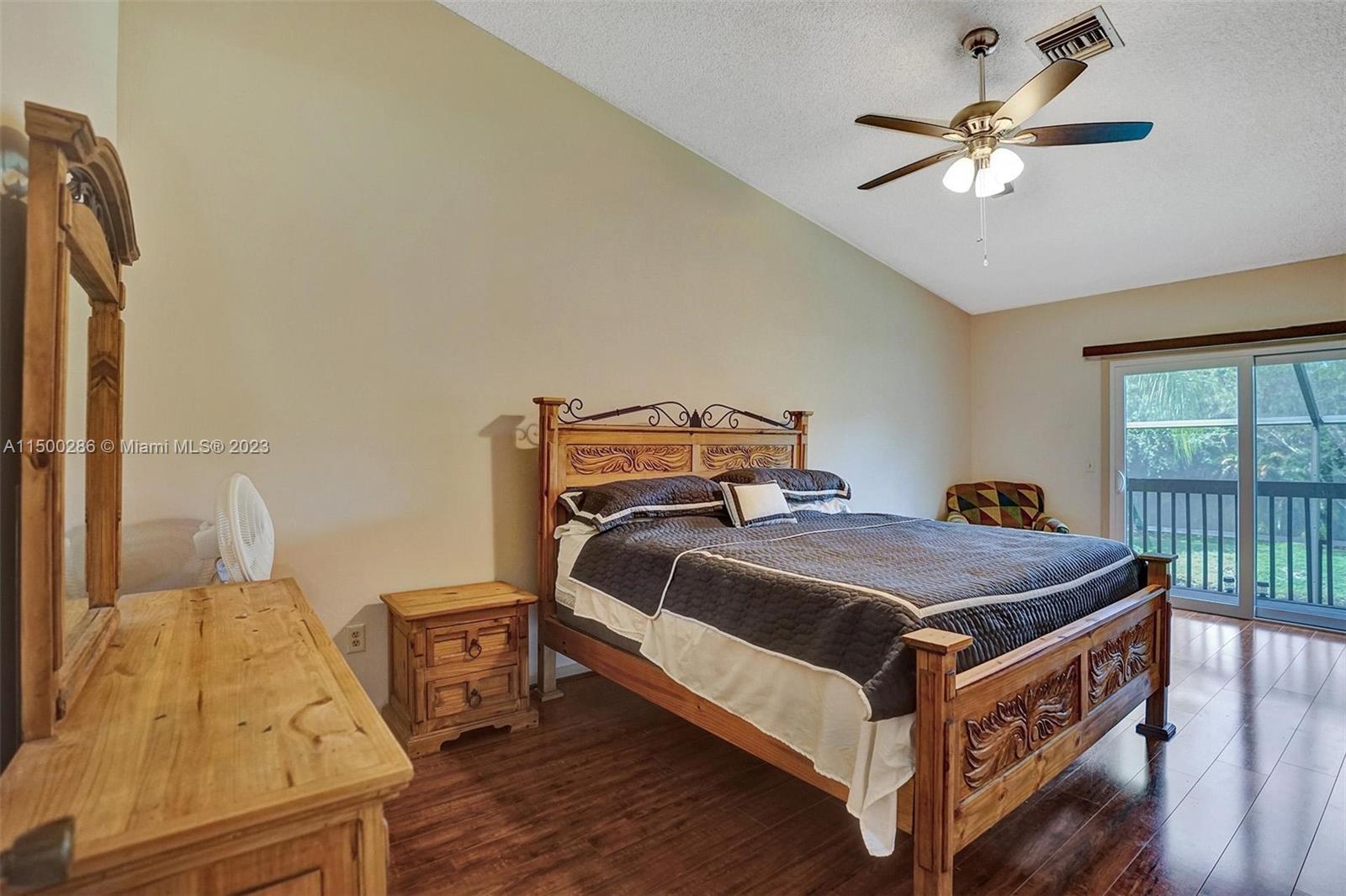 PINE ISLAND LAKES TOWNHOM - Residential Lease