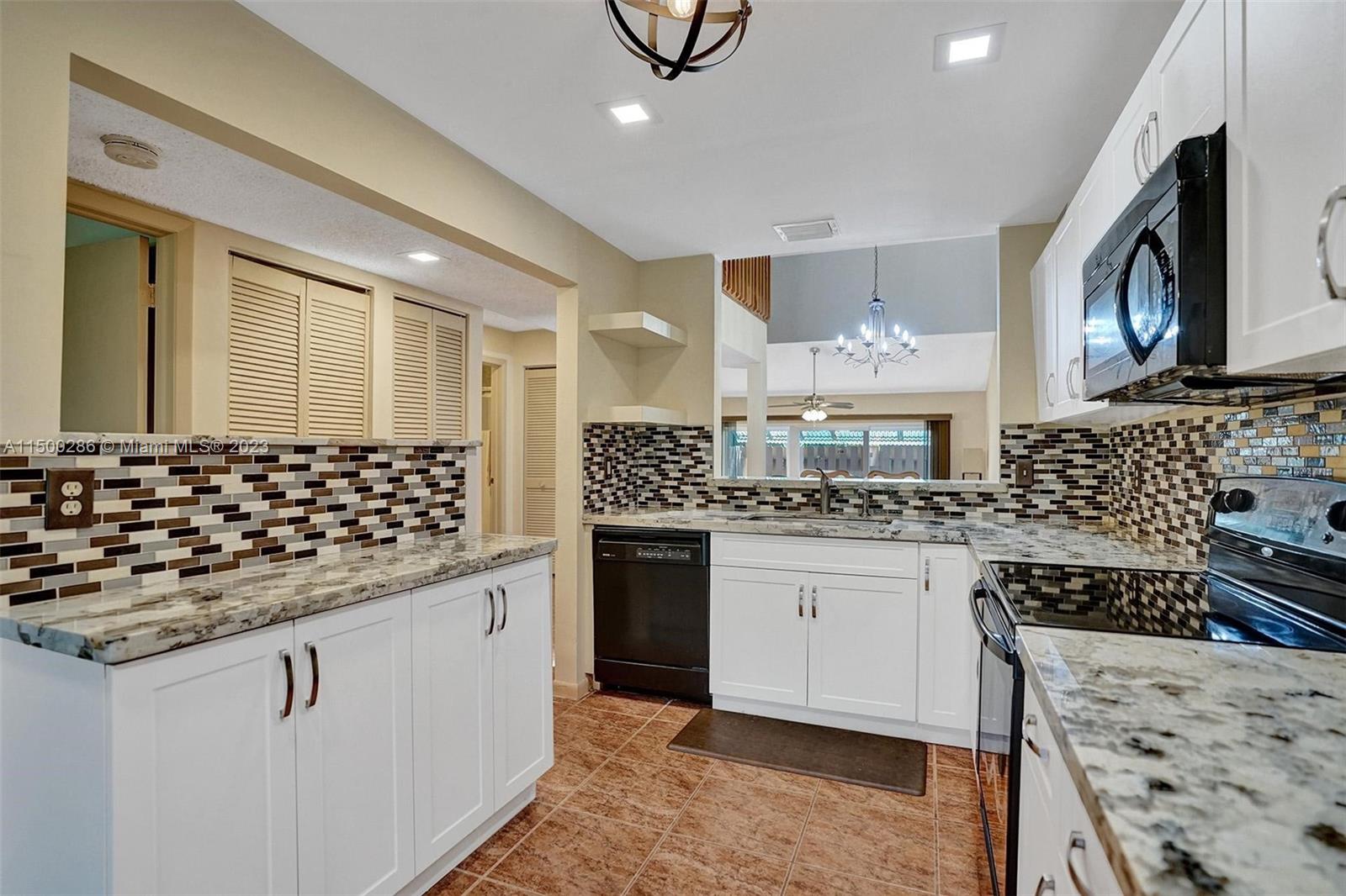 PINE ISLAND LAKES TOWNHOM - Residential Lease