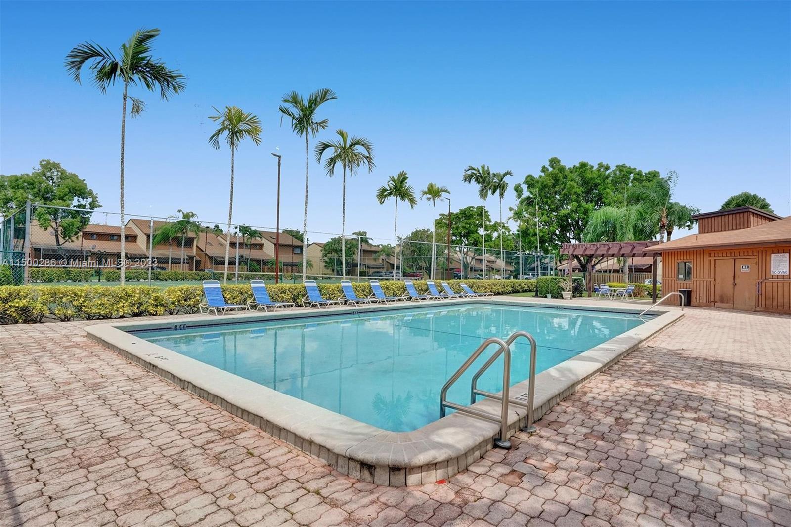 PINE ISLAND LAKES TOWNHOM - Residential Lease