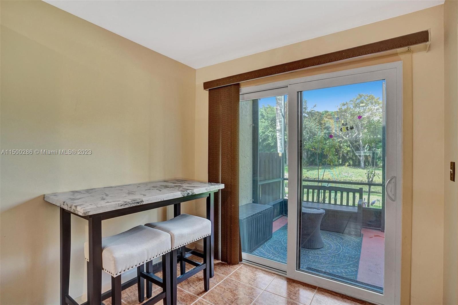 PINE ISLAND LAKES TOWNHOM - Residential Lease