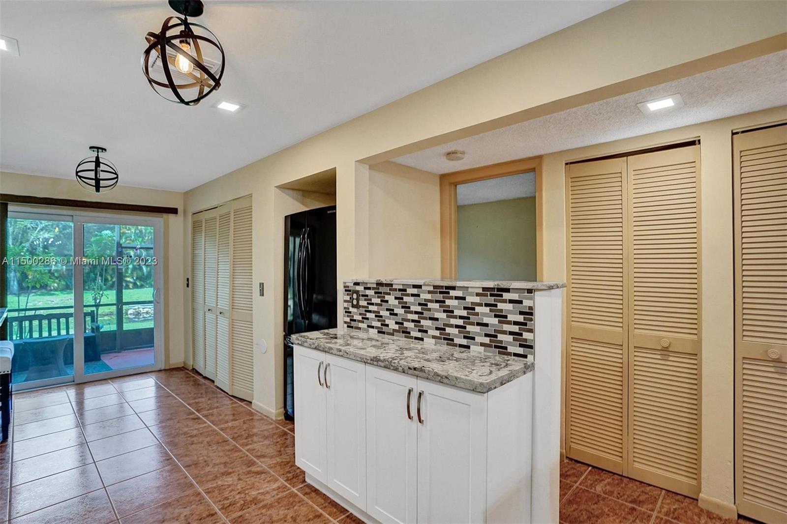 PINE ISLAND LAKES TOWNHOM - Residential Lease