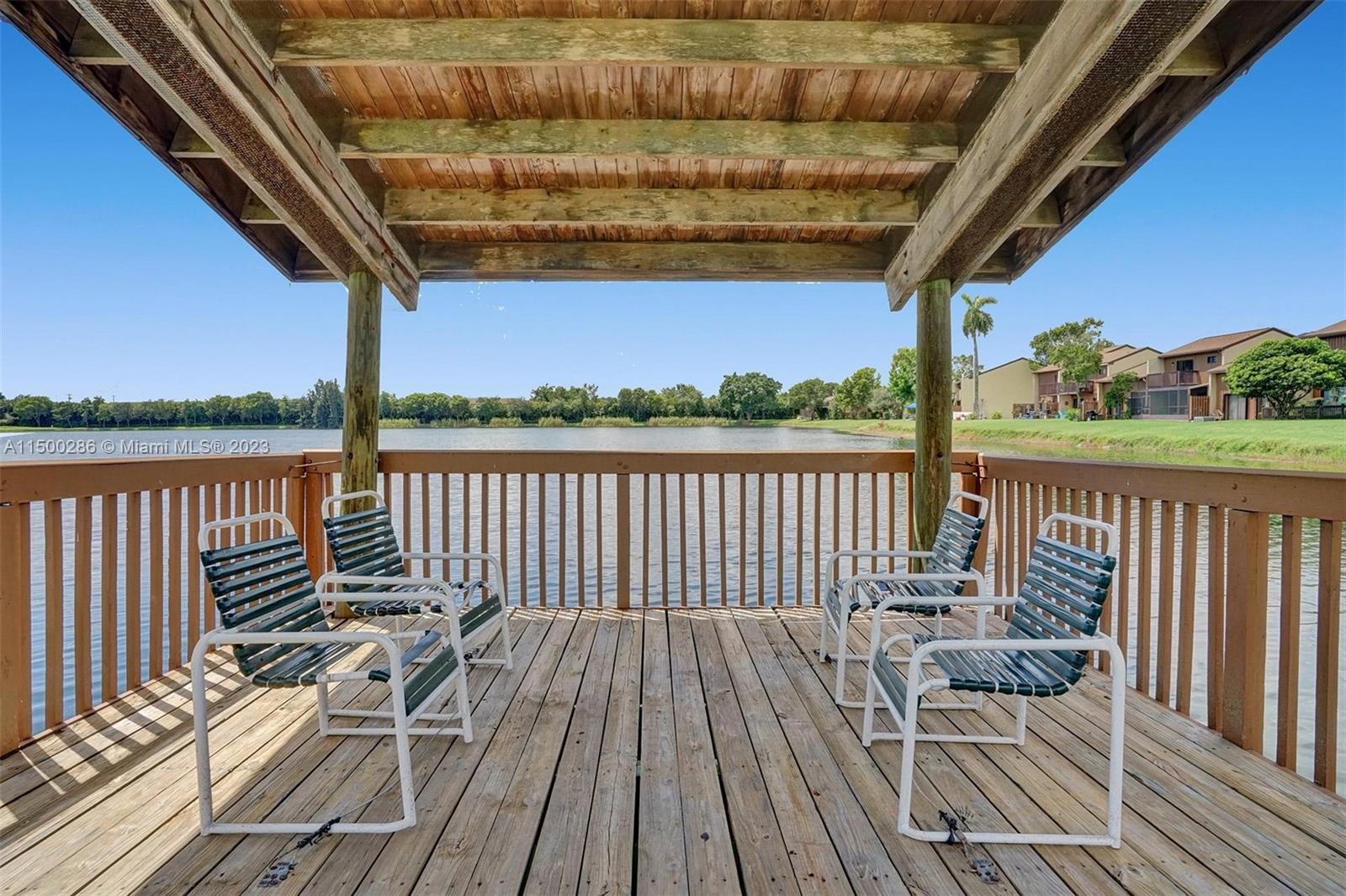 PINE ISLAND LAKES TOWNHOM - Residential Lease