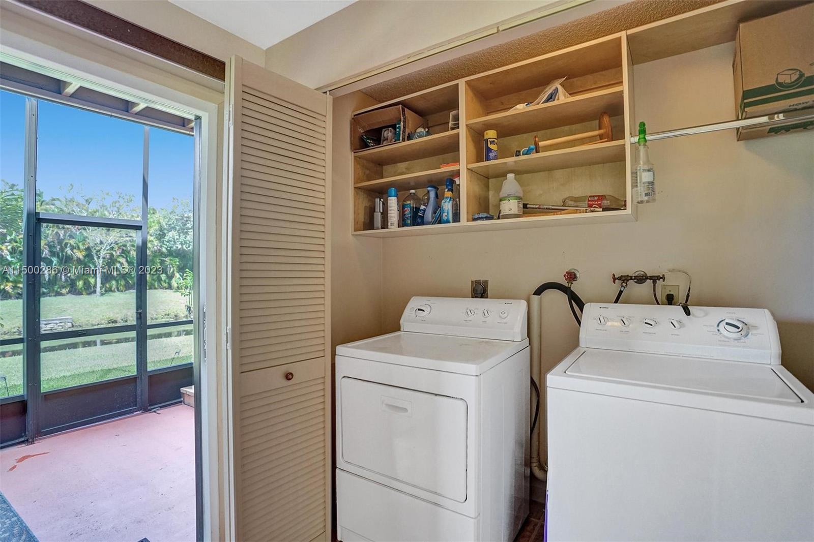 PINE ISLAND LAKES TOWNHOM - Residential Lease