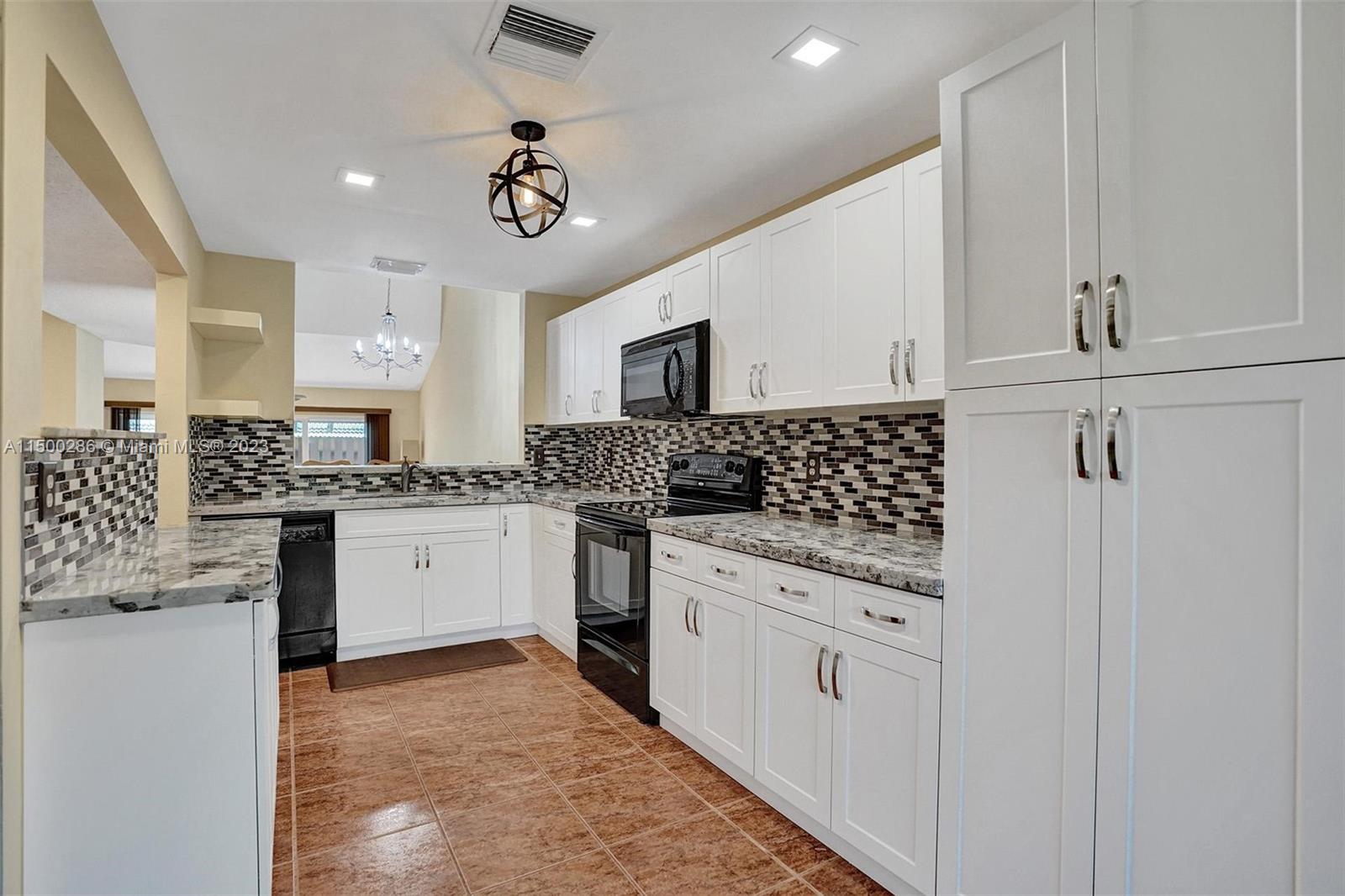 PINE ISLAND LAKES TOWNHOM - Residential Lease