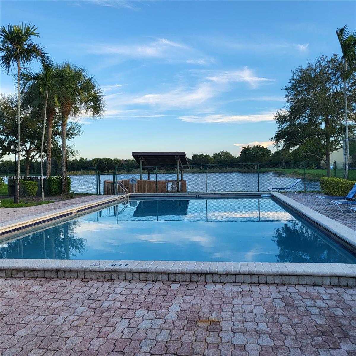 PINE ISLAND LAKES TOWNHOM - Residential Lease