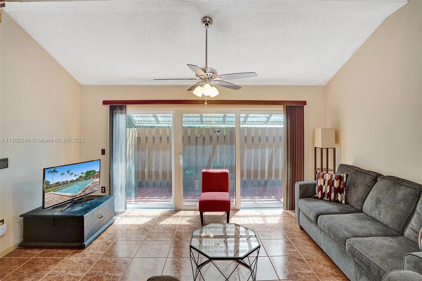 PINE ISLAND LAKES TOWNHOM - Residential Lease