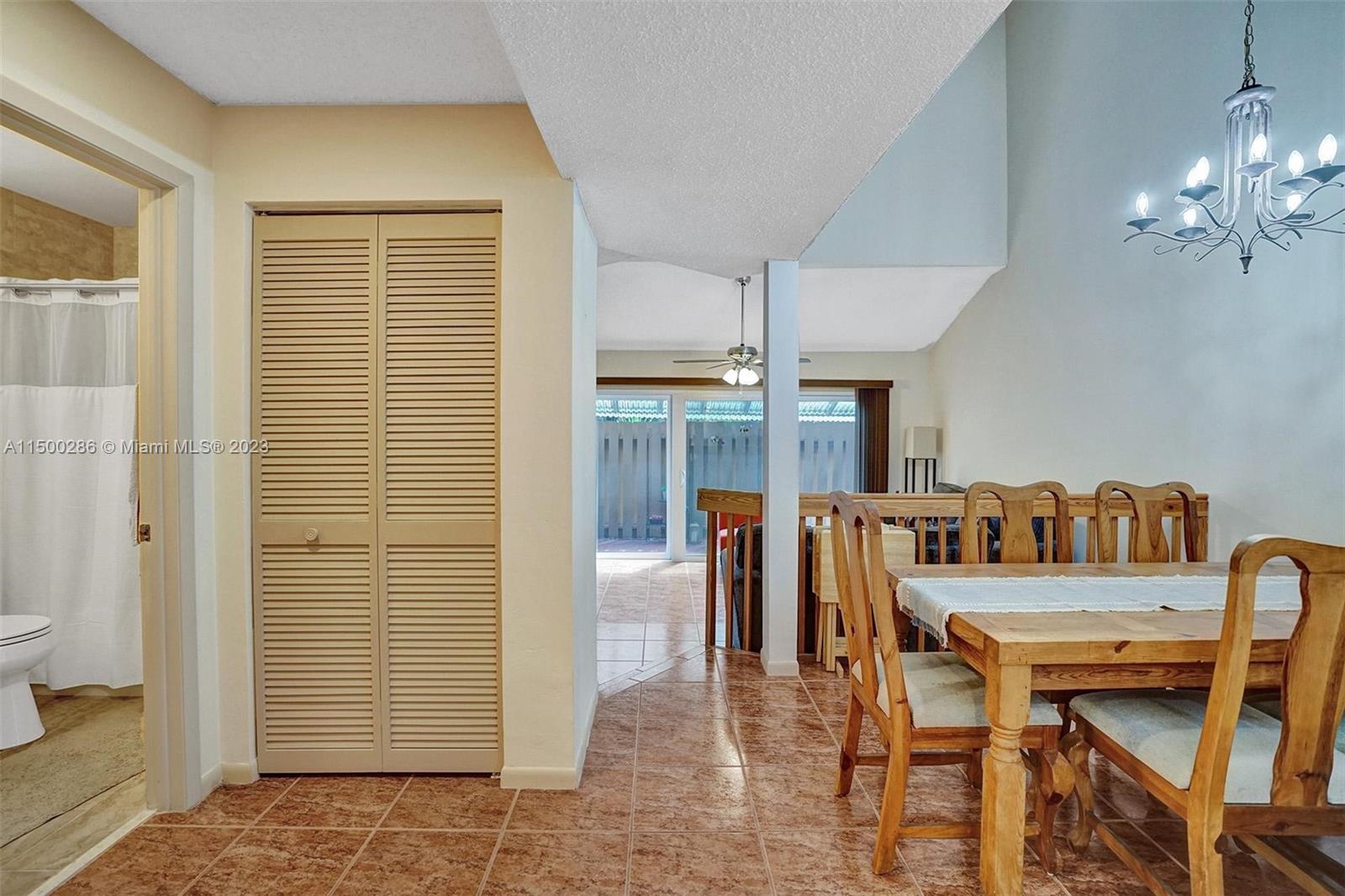 PINE ISLAND LAKES TOWNHOM - Residential Lease