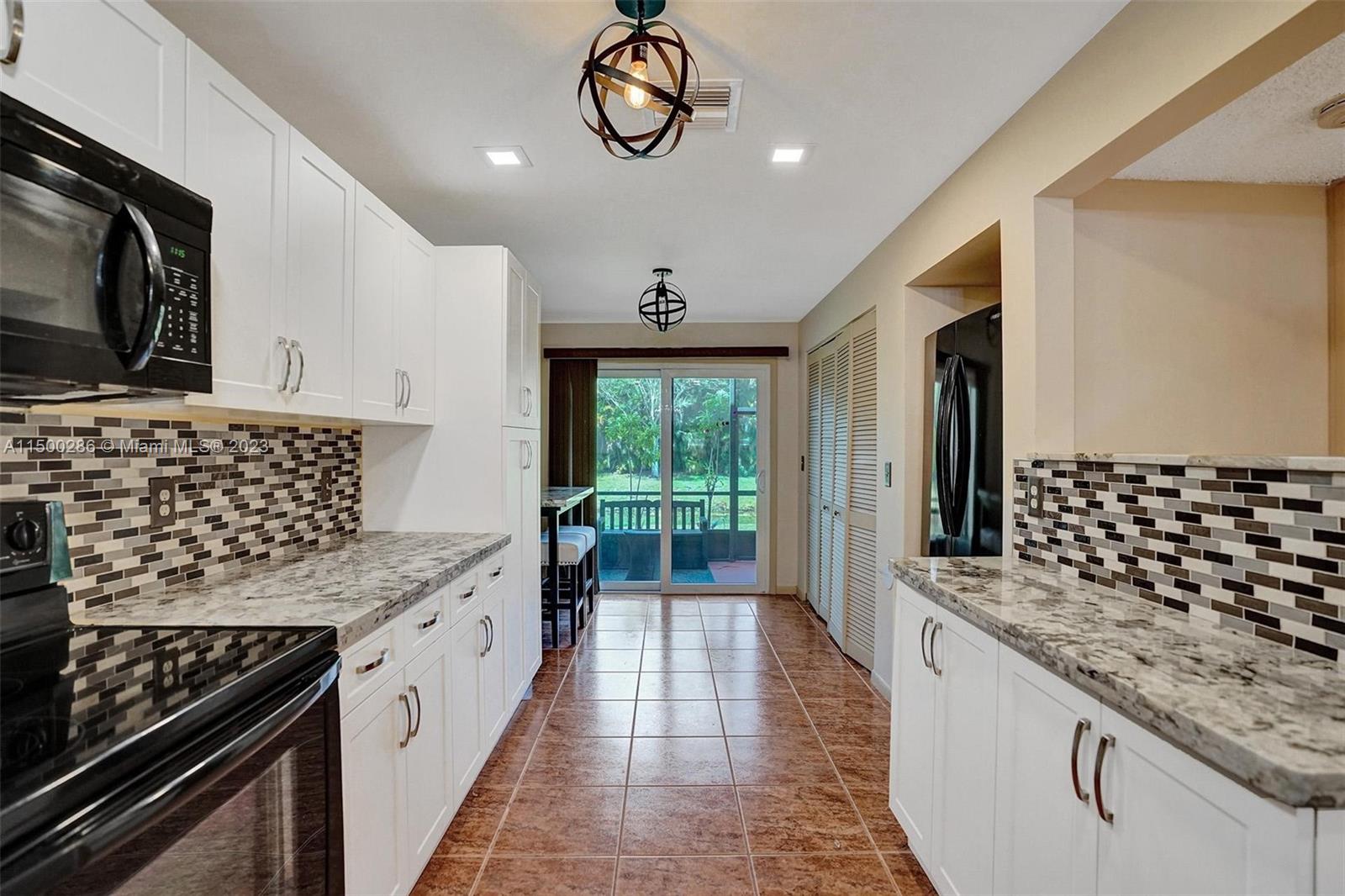 PINE ISLAND LAKES TOWNHOM - Residential Lease