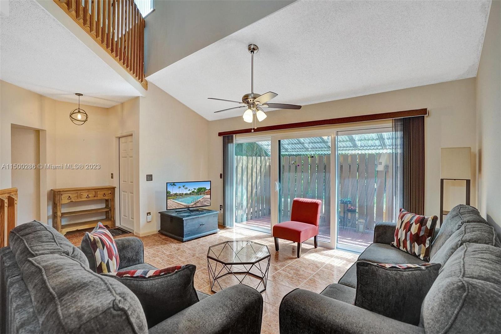 PINE ISLAND LAKES TOWNHOM - Residential Lease
