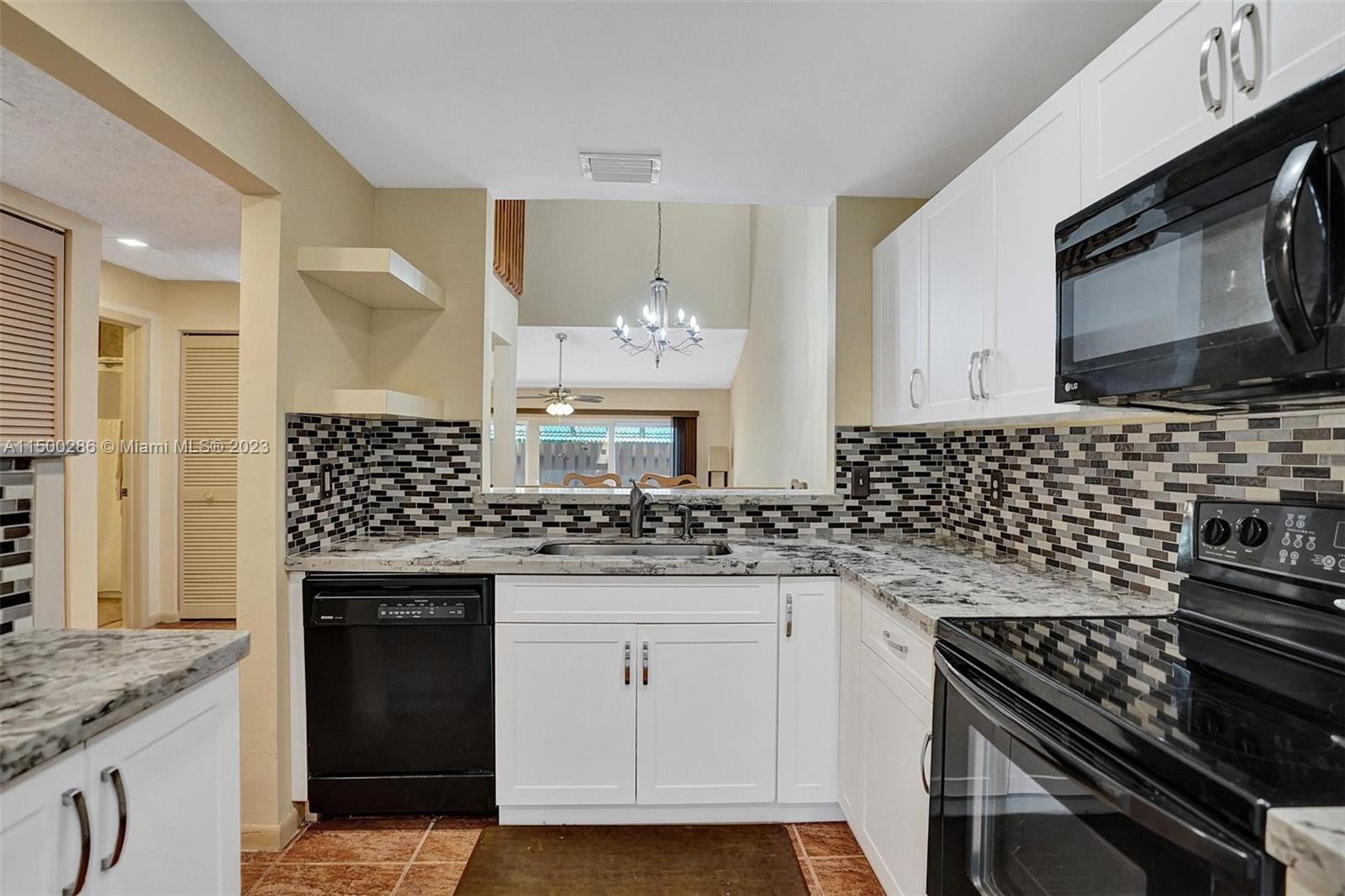 PINE ISLAND LAKES TOWNHOM - Residential Lease