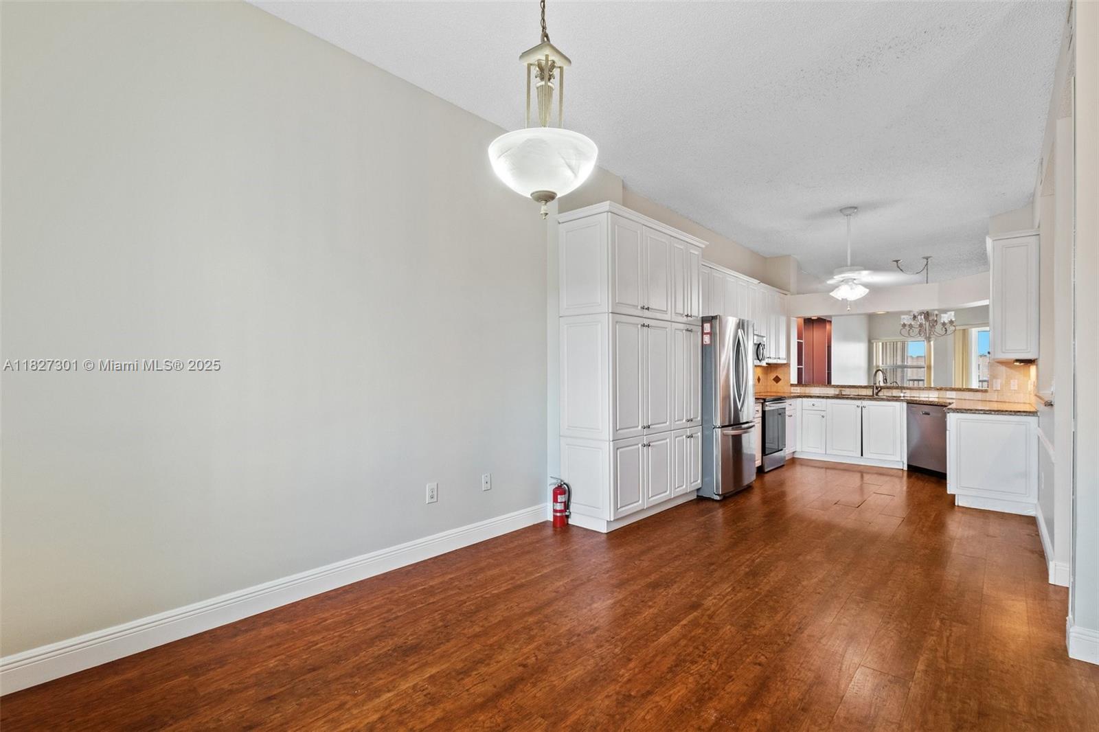 7592 Granville Dr 411