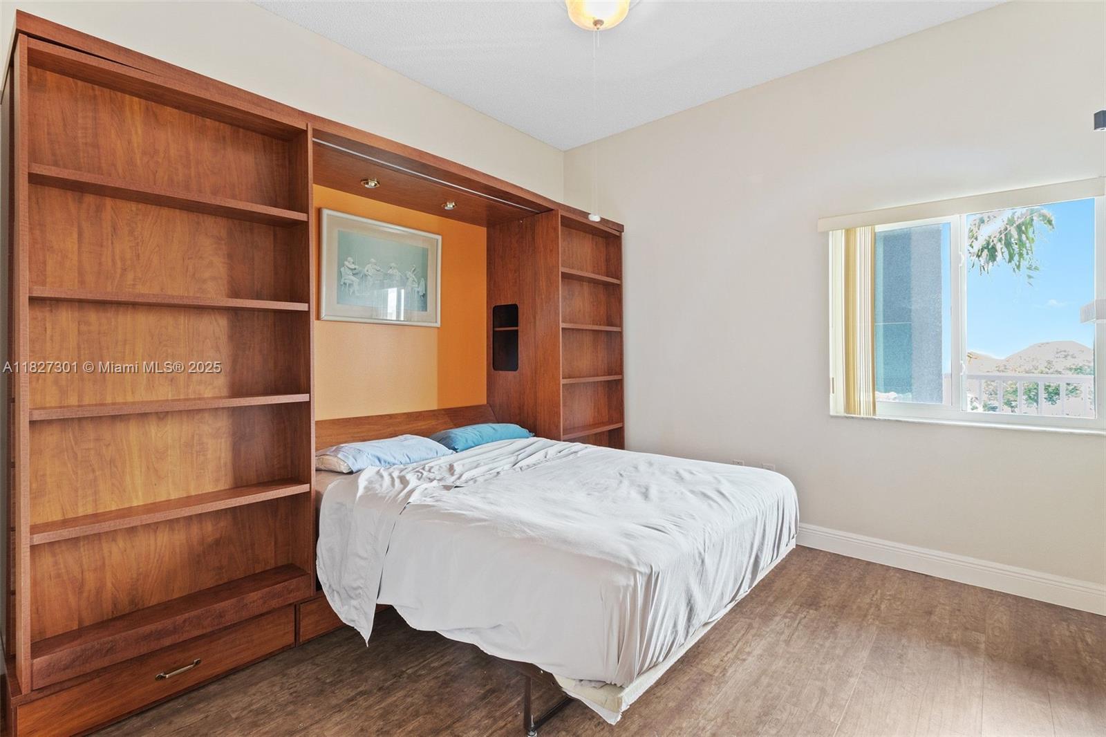 GRANVILLE CONDOMINIUM G - Residential