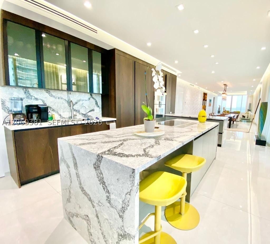 16901 Collins Ave 701