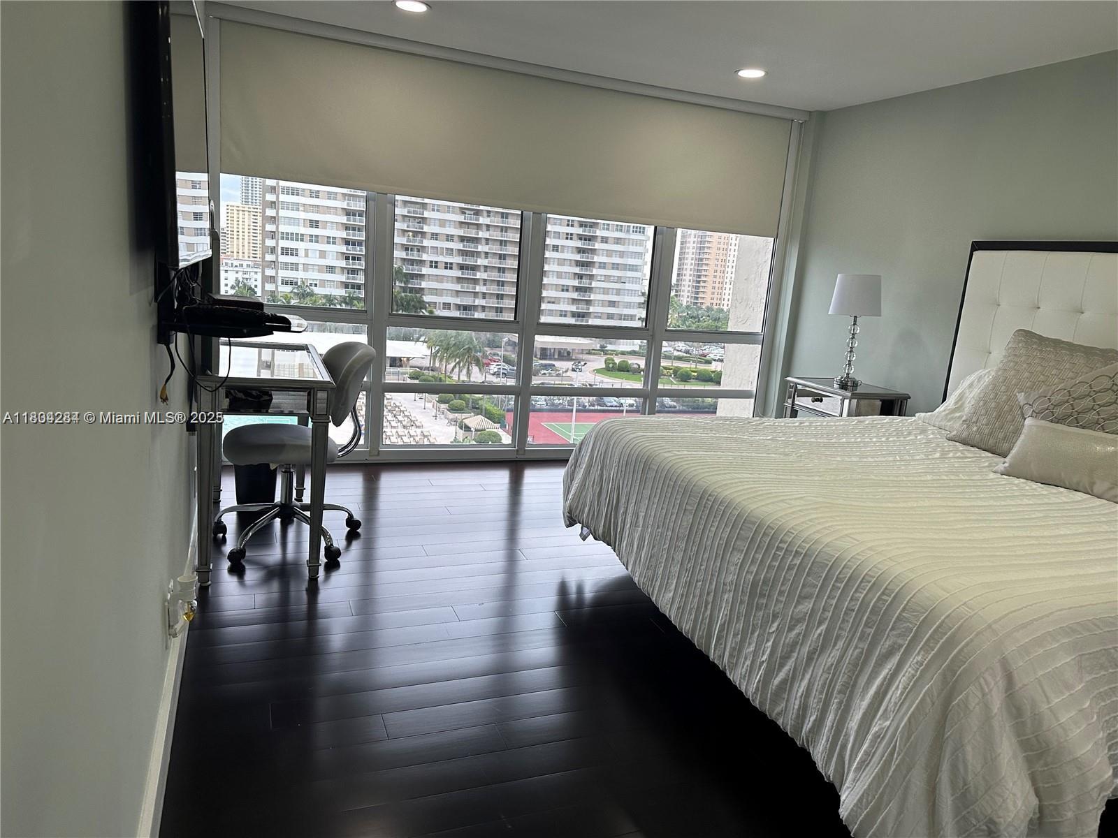 AVANT GARDE CONDO - Residential Lease