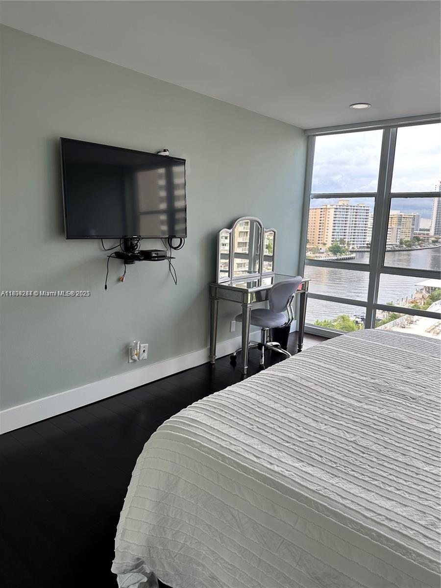 AVANT GARDE CONDO - Residential Lease