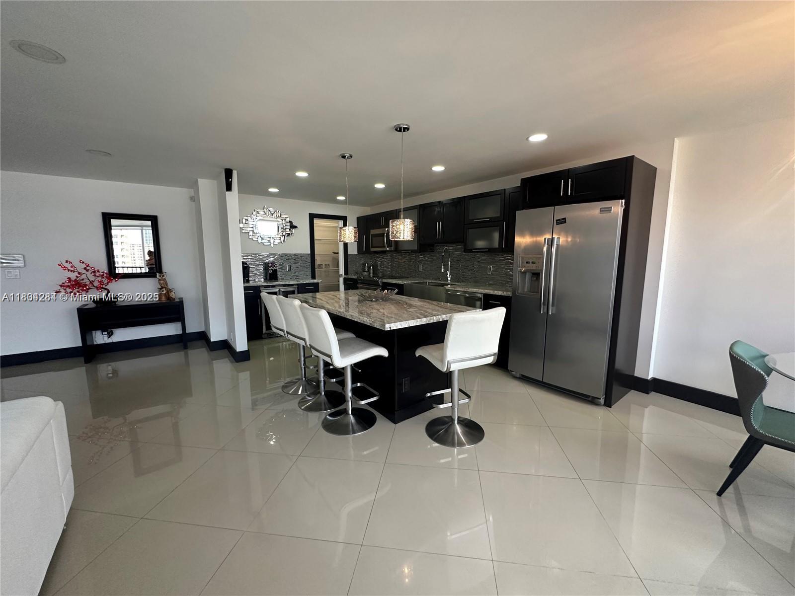 AVANT GARDE CONDO - Residential Lease