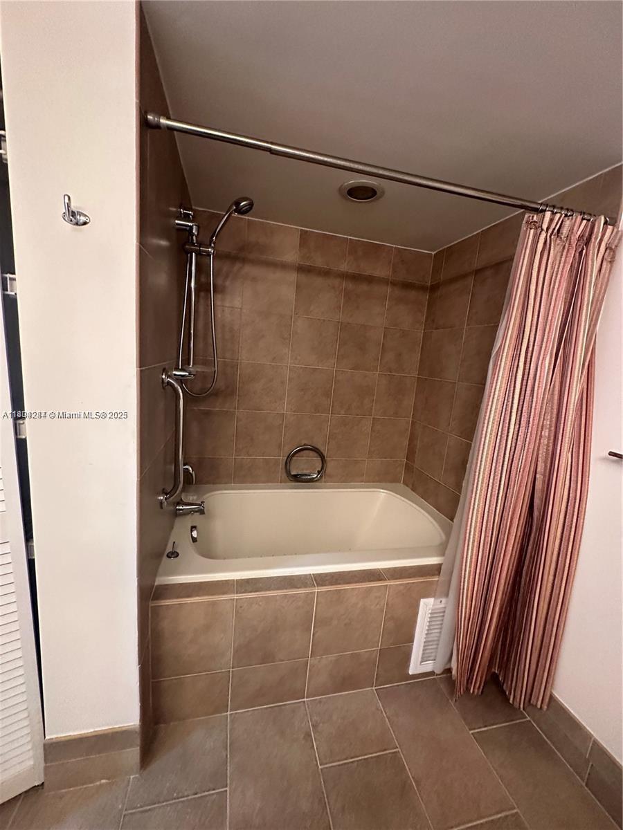 AVANT GARDE CONDO - Residential Lease