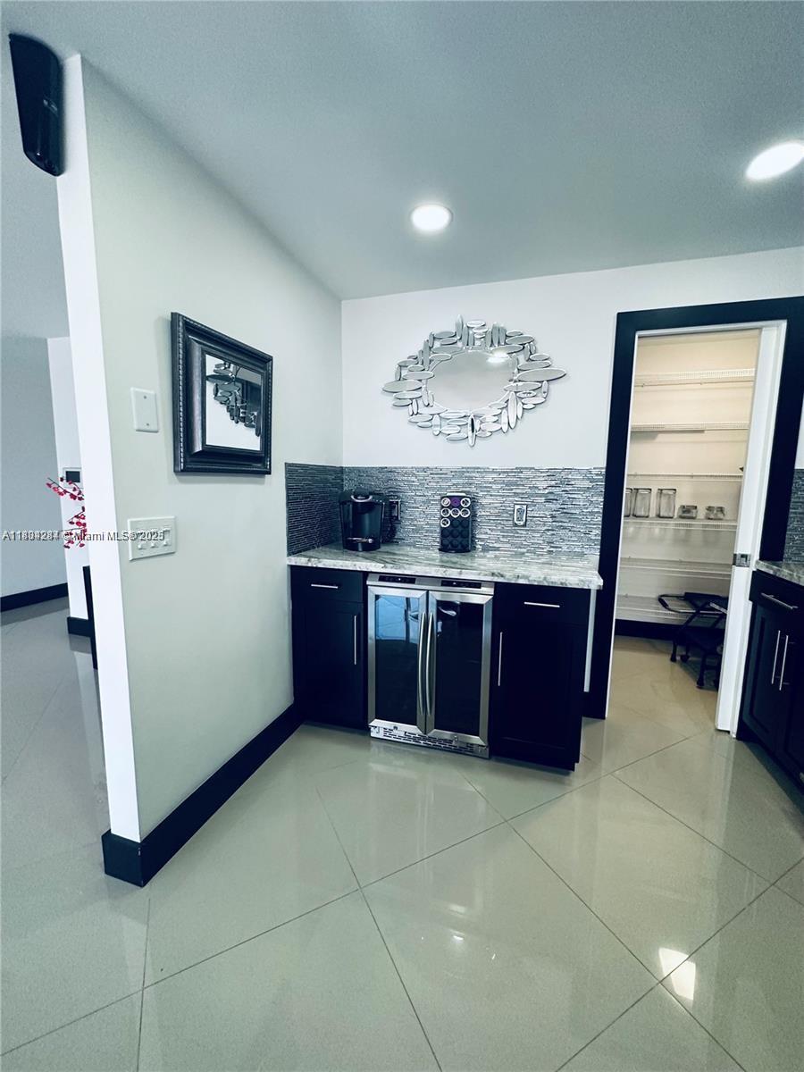 AVANT GARDE CONDO - Residential Lease