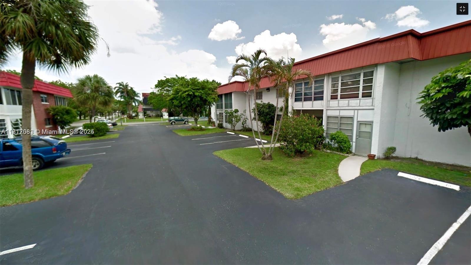 CASTLE APARTMENTS 3 CONDO - Residential