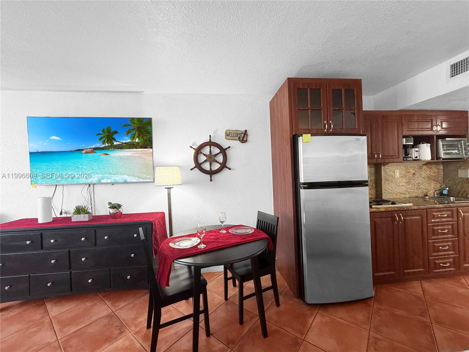 19201 Collins Ave 623