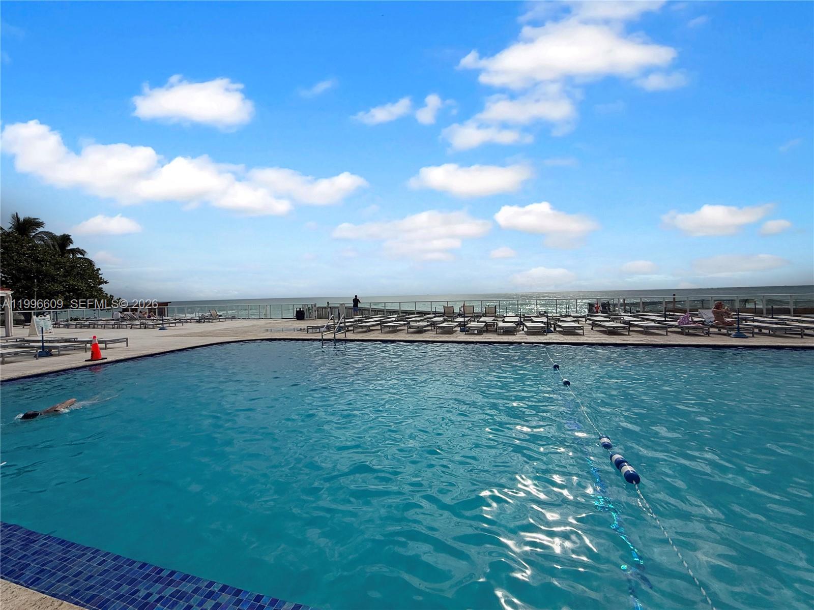 THE AVENTURA BEACH CLUB C - Residential