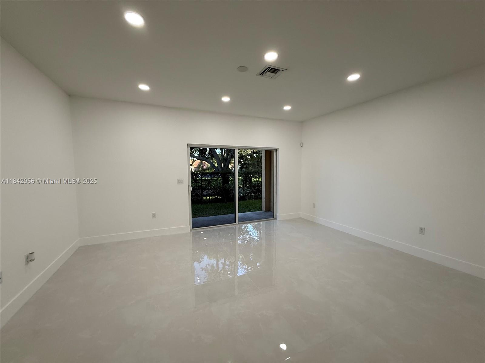 MEDITERANIA - Residential Lease