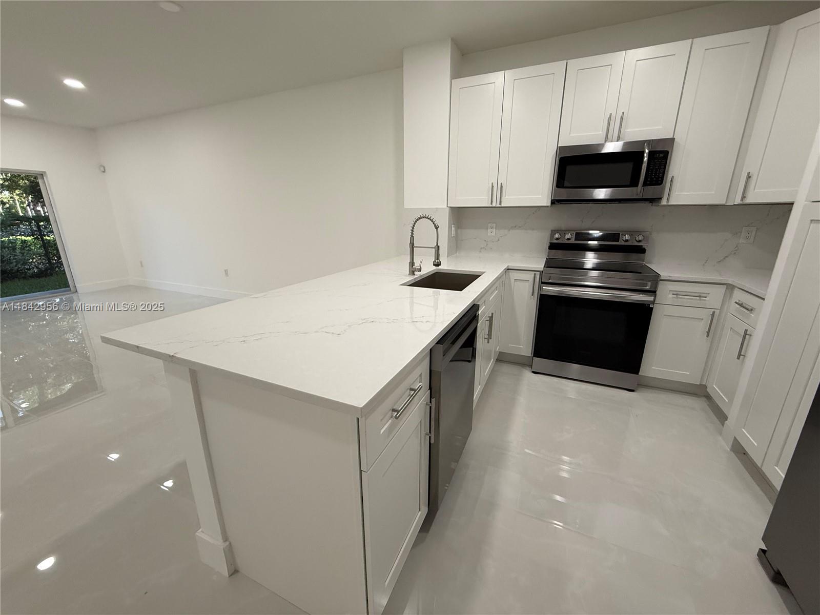 MEDITERANIA - Residential Lease