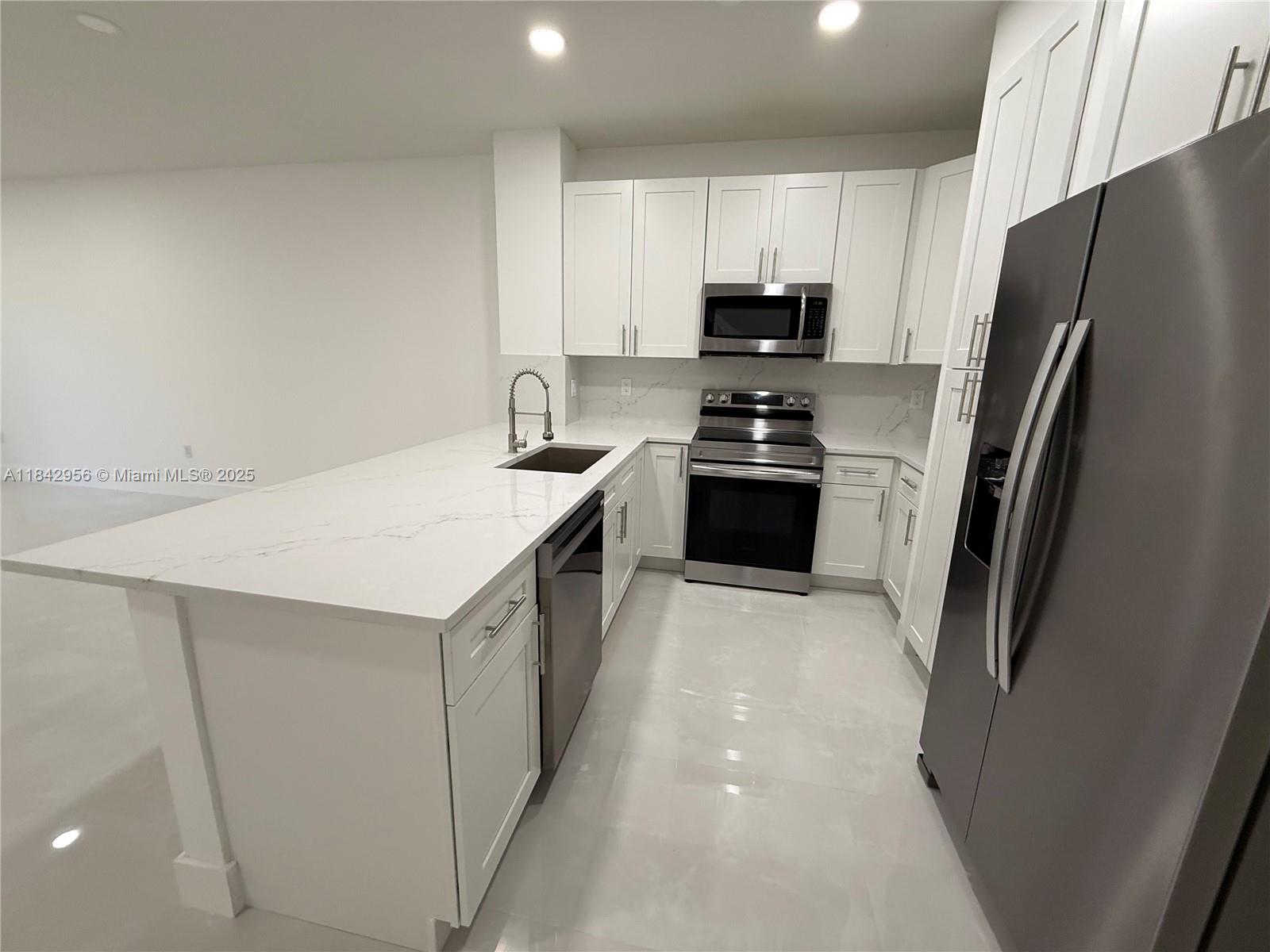 MEDITERANIA - Residential Lease