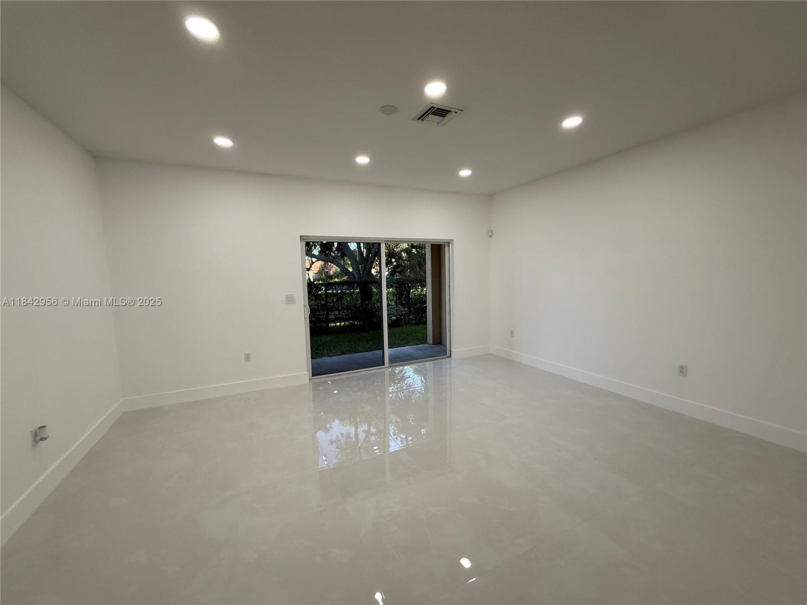 MEDITERANIA - Residential Lease