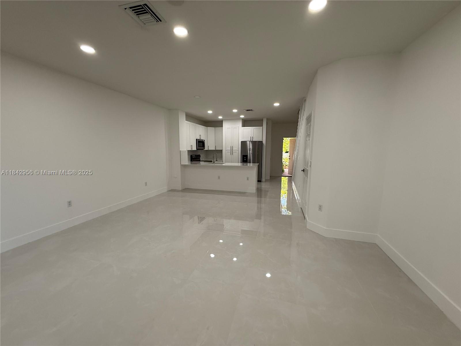 MEDITERANIA - Residential Lease