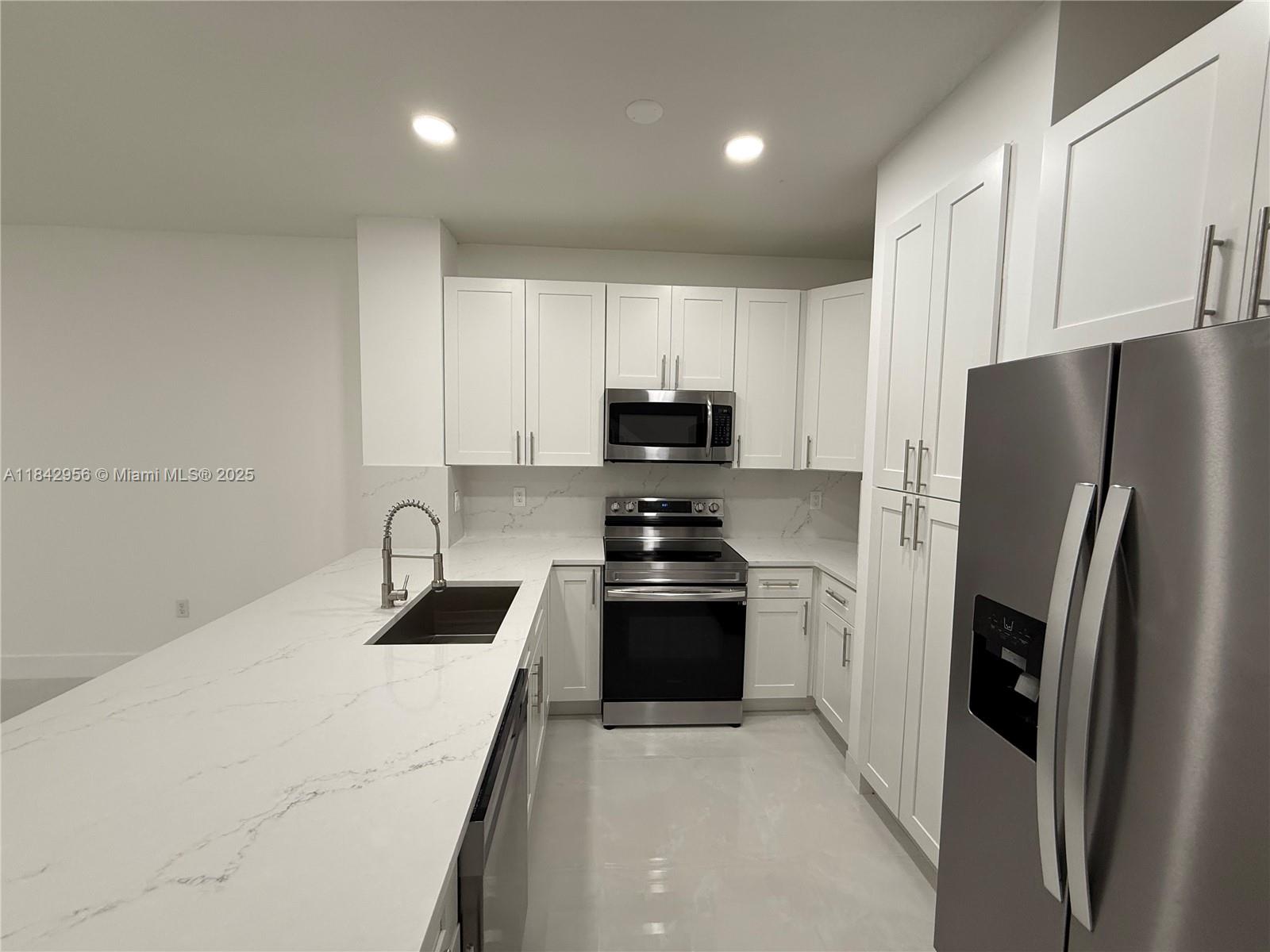 MEDITERANIA - Residential Lease