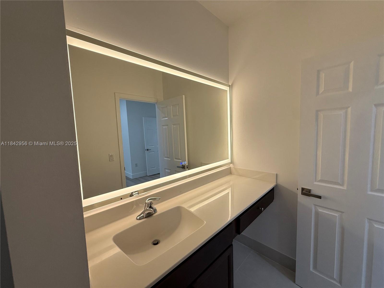 MEDITERANIA - Residential Lease